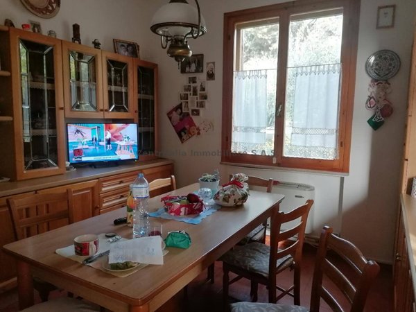 casa indipendente in vendita a Vallefoglia