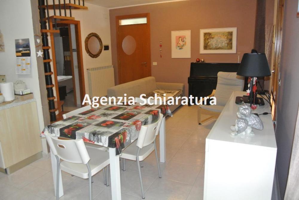 appartamento in vendita a Vallefoglia in zona Montecchio