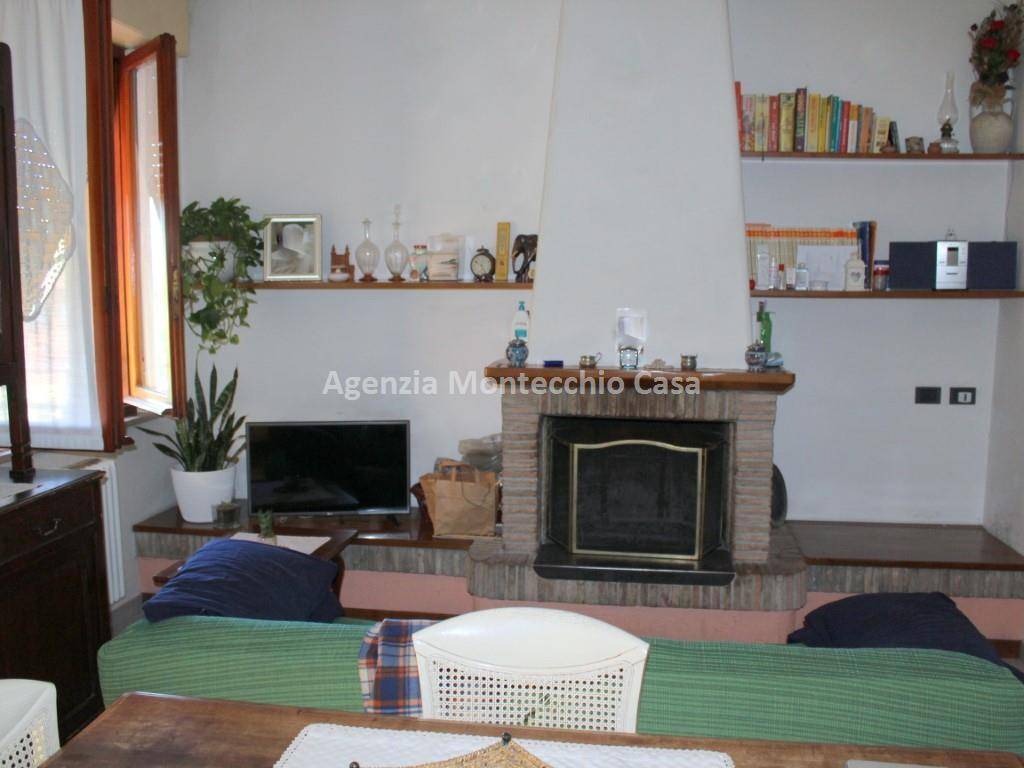 casa indipendente in vendita a Vallefoglia in zona Bottega