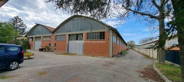capannone in vendita a Vallefoglia in zona Montecchio