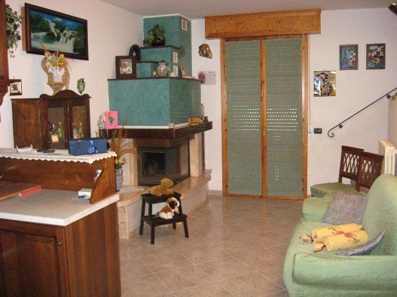 mansarda in vendita a Vallefoglia in zona Montecchio
