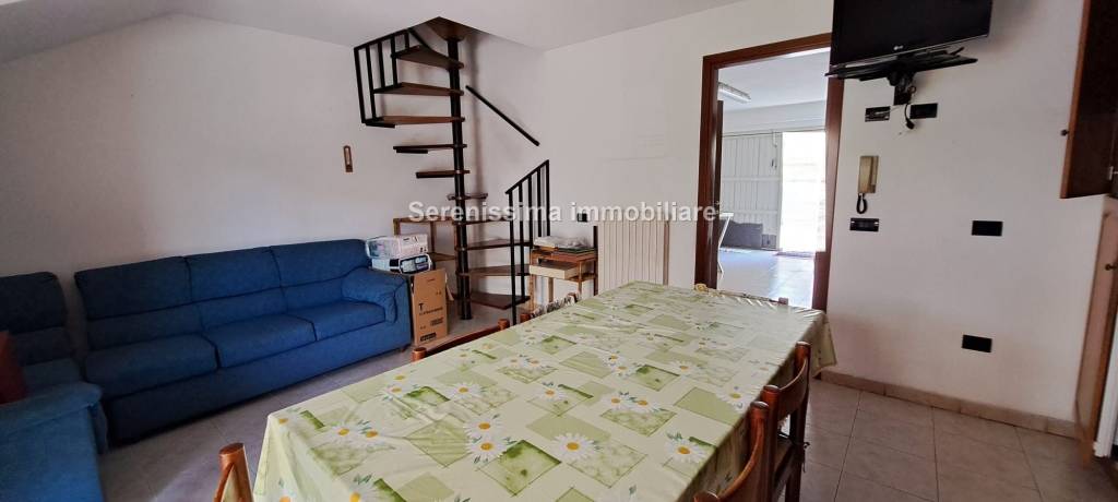 appartamento in vendita a Vallefoglia in zona Montecchio