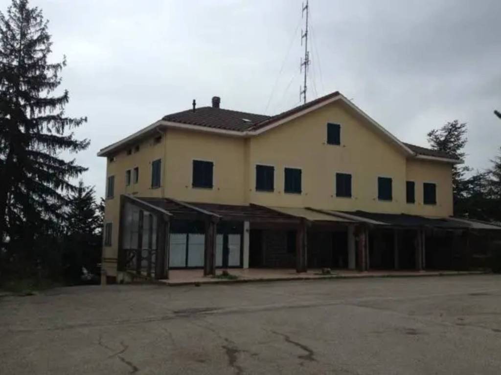 casa indipendente in vendita a Vallefoglia in zona Colbordolo