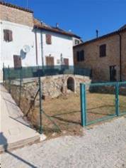 casa indipendente in vendita a Vallefoglia in zona Montefabbri