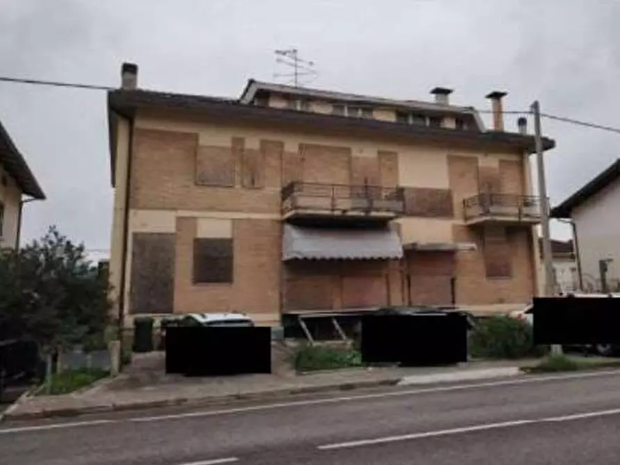negozio in vendita a Vallefoglia