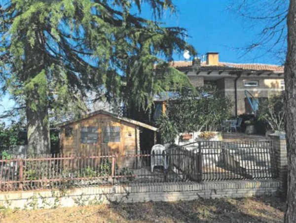casa indipendente in vendita a Vallefoglia in zona Colbordolo