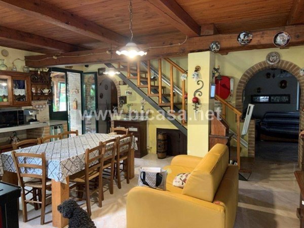 casa indipendente in vendita a Vallefoglia in zona Sant'Angelo in Lizzola