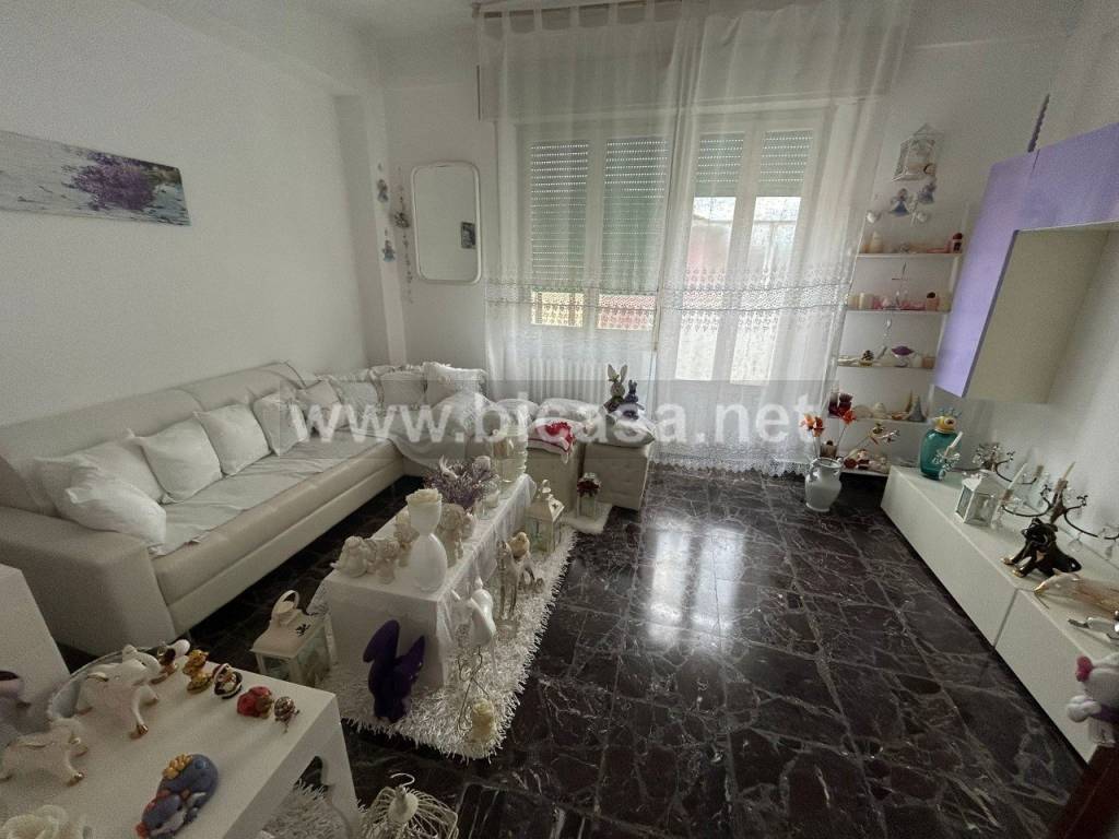 appartamento in vendita a Vallefoglia in zona Montecchio