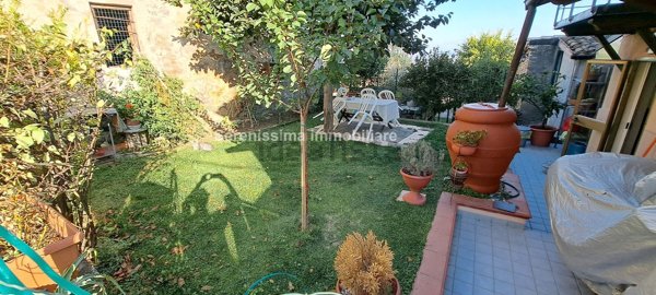 casa indipendente in vendita a Vallefoglia in zona Montecchio