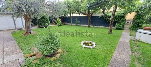 casa indipendente in vendita a Vallefoglia in zona Montecchio