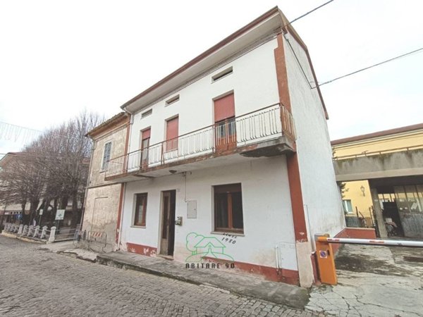 casa indipendente in vendita a Vallefoglia in zona Bottega
