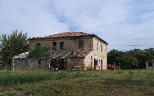 casa indipendente in vendita a Vallefoglia