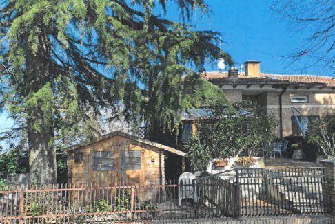 casa indipendente in vendita a Vallefoglia in zona Colbordolo