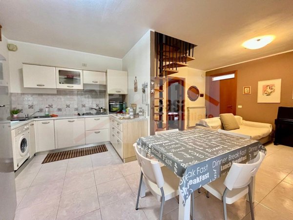 appartamento in vendita a Vallefoglia in zona Montecchio