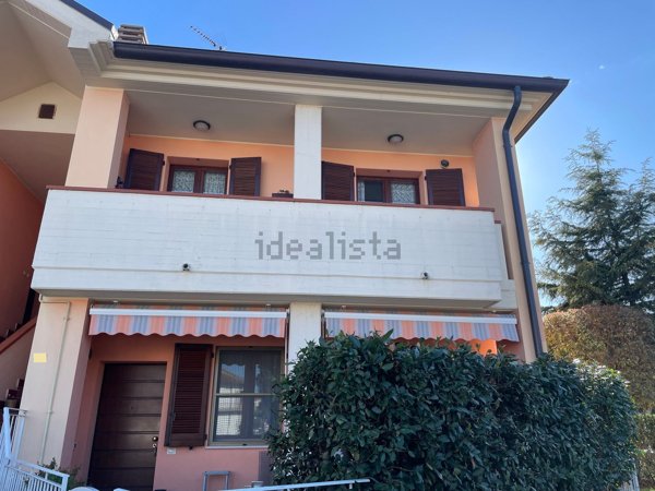 appartamento in vendita a Vallefoglia in zona Montecchio