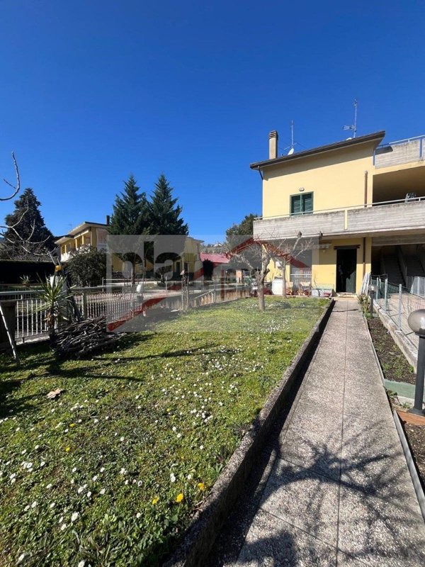 appartamento in vendita a Vallefoglia in zona Cappone