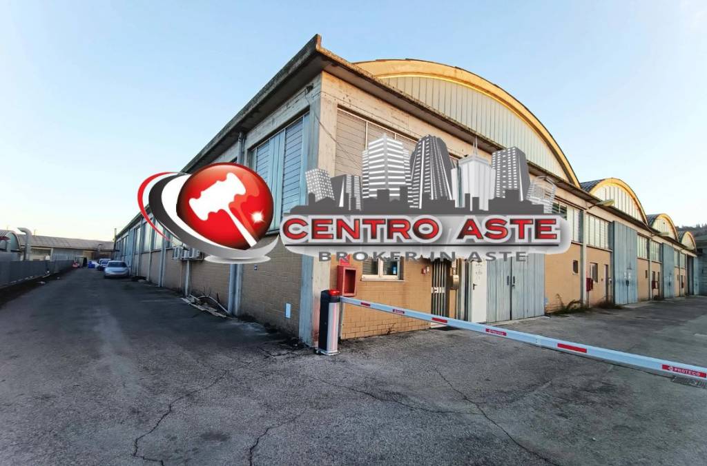 locale commerciale in vendita a Vallefoglia in zona Talacchio