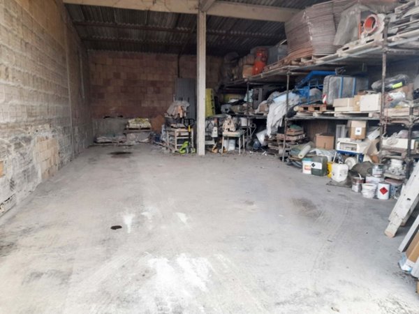 locale commerciale in vendita a Vallefoglia in zona Bottega
