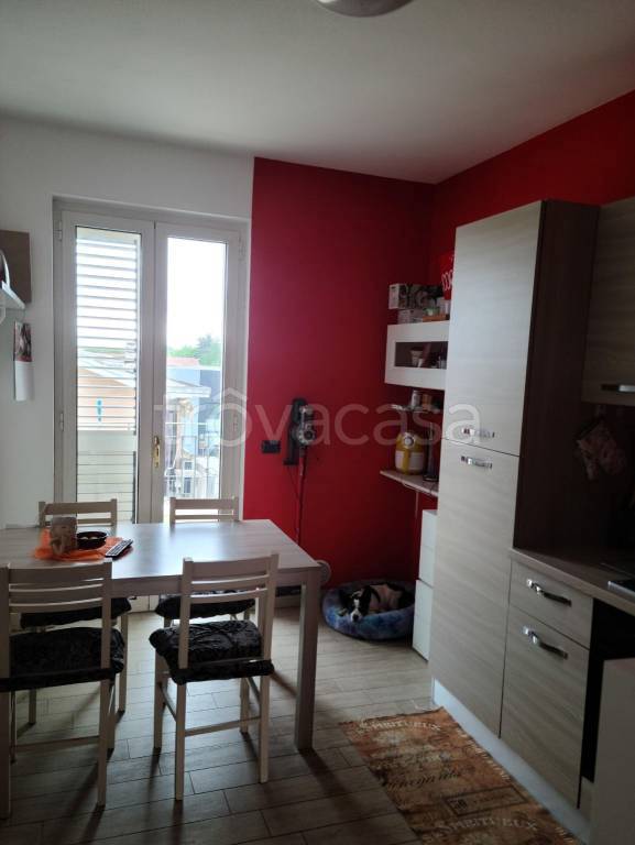 appartamento in vendita a Vallefoglia in zona Montecchio