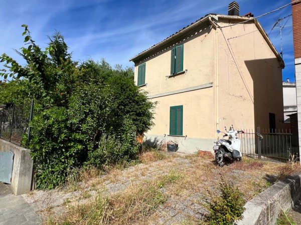 casa indipendente in vendita a Vallefoglia in zona Montecchio