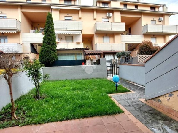 appartamento in vendita a Vallefoglia in zona Montecchio