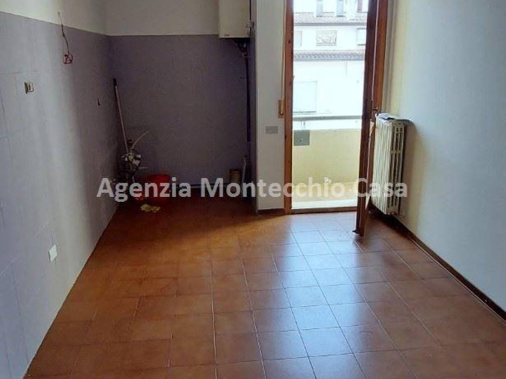 appartamento in vendita a Vallefoglia in zona Montecchio