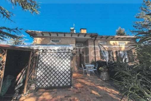 casa indipendente in vendita a Vallefoglia in zona Colbordolo