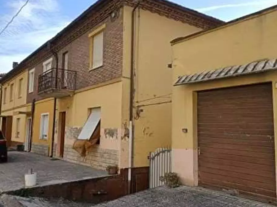 appartamento in vendita a Vallefoglia in zona Montecchio