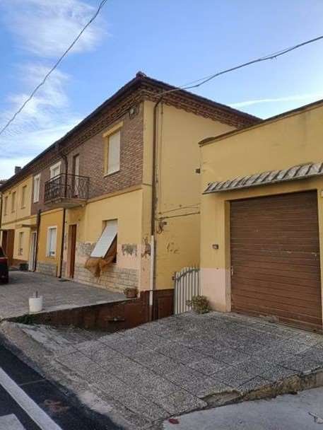 appartamento in vendita a Vallefoglia in zona Montecchio
