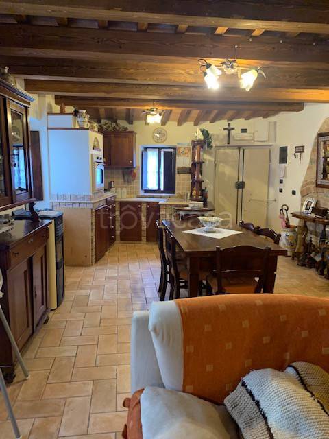 appartamento in vendita a Vallefoglia in zona Montefabbri