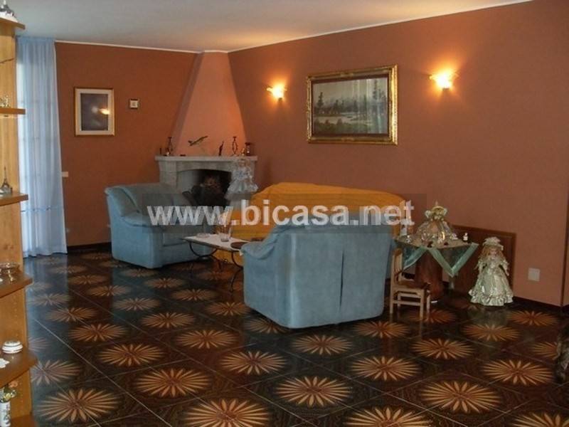 villa in vendita a Vallefoglia in zona Colbordolo