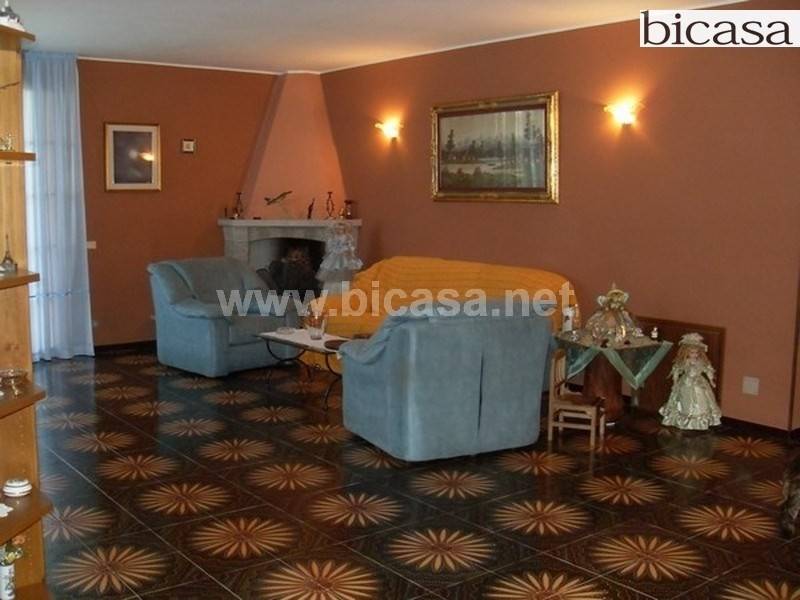 villa in vendita a Vallefoglia in zona Colbordolo