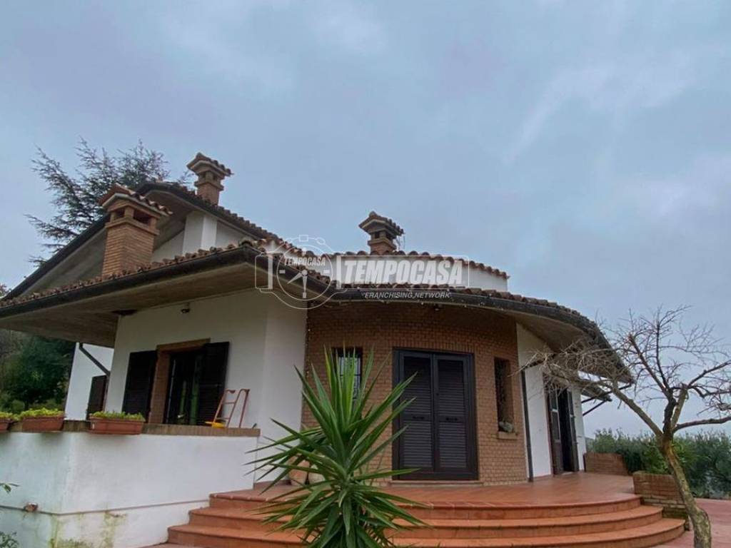 casa indipendente in vendita a Vallefoglia