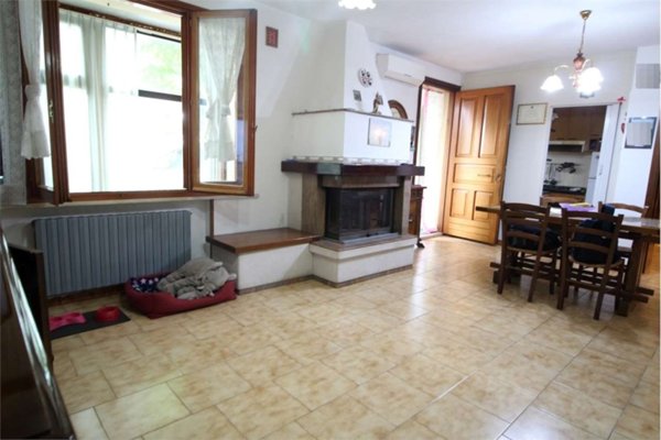 appartamento in vendita a Vallefoglia in zona Montecchio