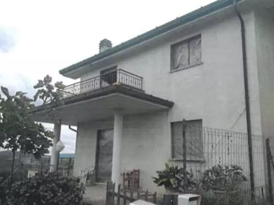 casa indipendente in vendita a Vallefoglia in zona Colbordolo
