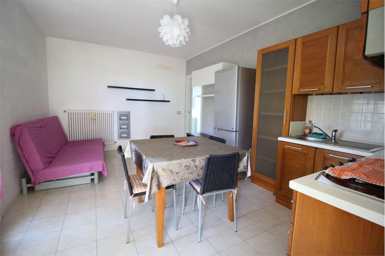 appartamento in vendita a Vallefoglia in zona Montecchio