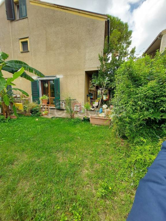 casa indipendente in vendita a Vallefoglia in zona Montecchio