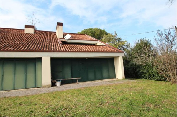 casa indipendente in vendita a Vallefoglia in zona Colbordolo