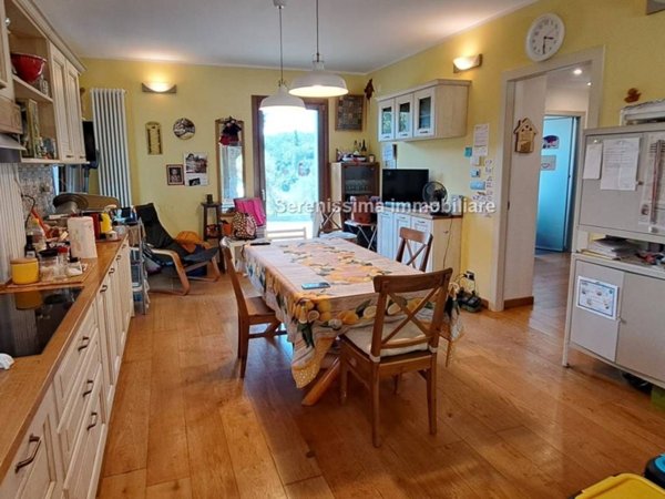 casa indipendente in vendita a Vallefoglia in zona Montecchio
