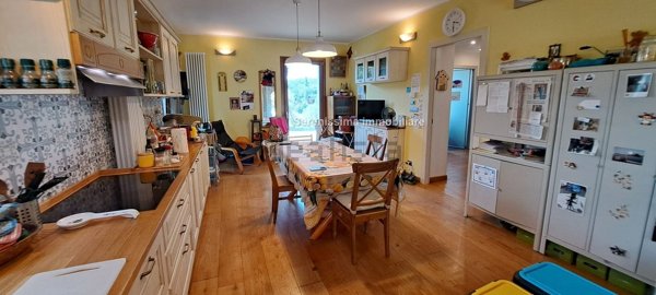 casa indipendente in vendita a Vallefoglia