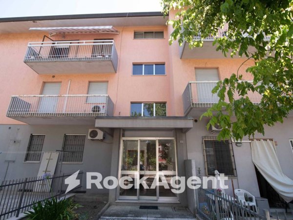appartamento in vendita a Vallefoglia in zona Montecchio