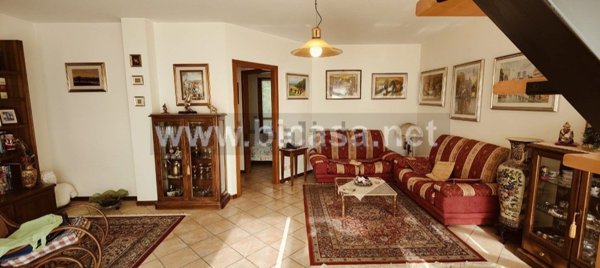 appartamento in vendita a Vallefoglia in zona Montecchio