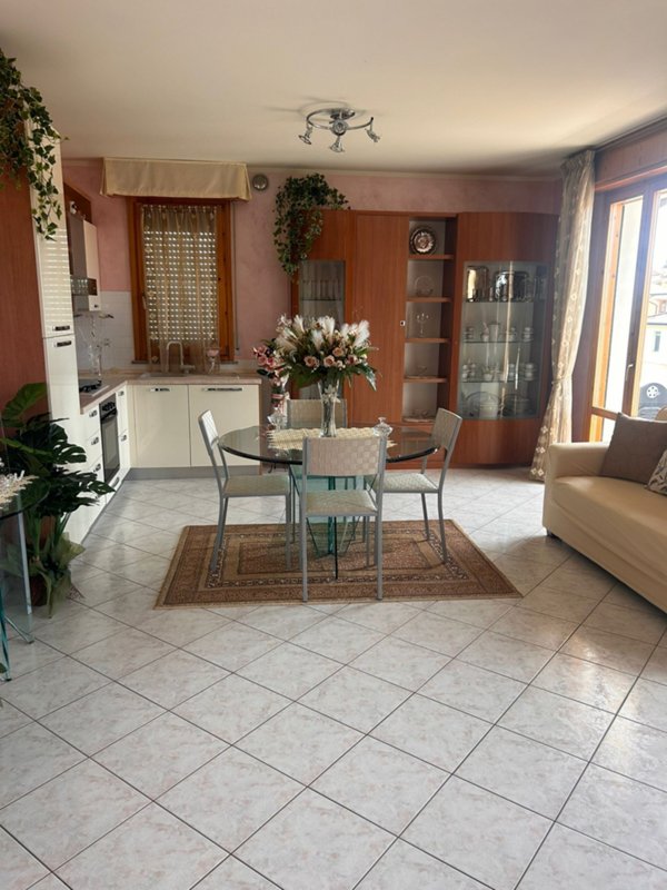 appartamento in vendita a Vallefoglia in zona Montecchio