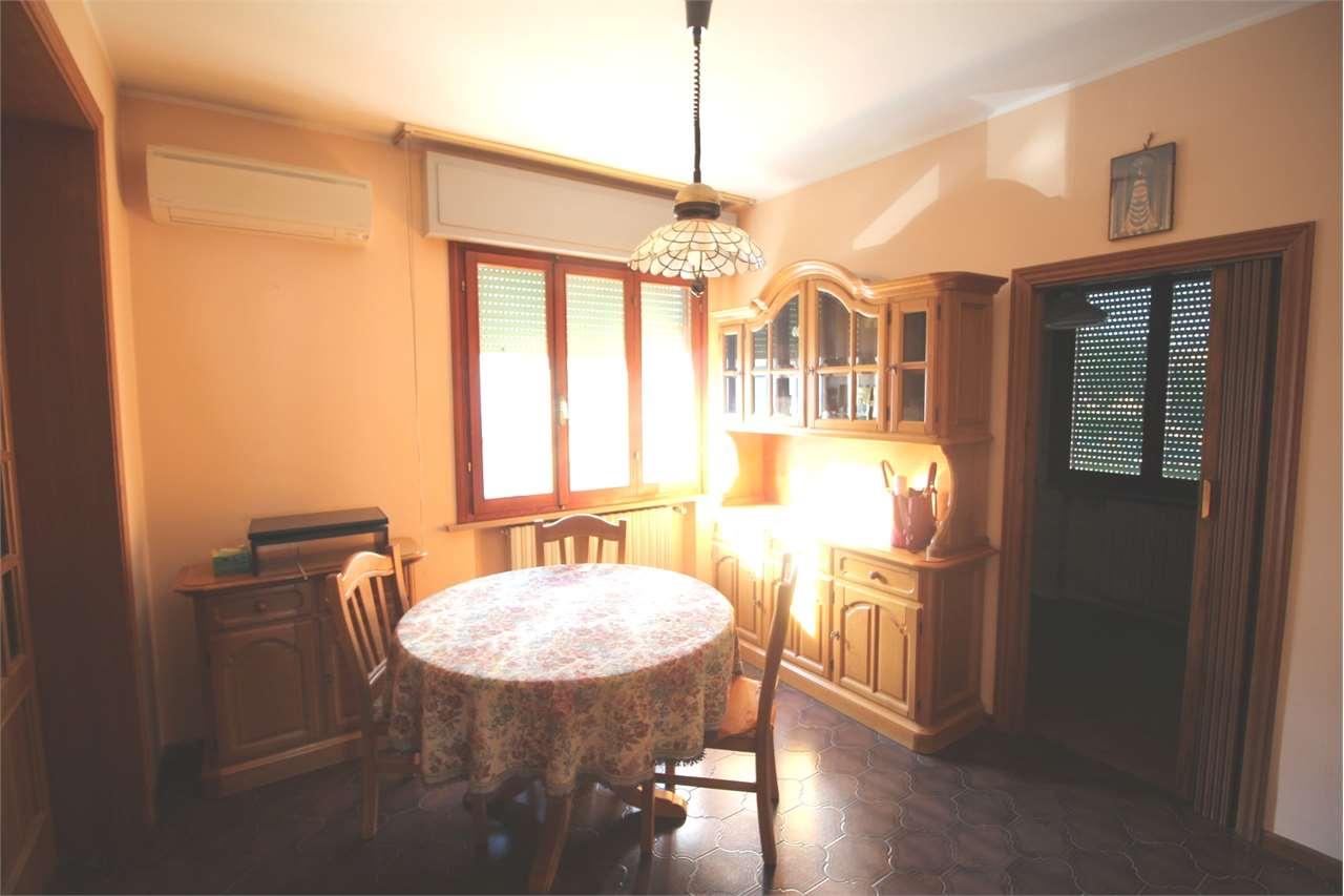 appartamento in vendita a Vallefoglia in zona Montecchio