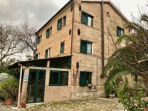 casale in vendita a Vallefoglia in zona Sant'Angelo in Lizzola