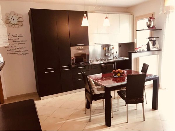 appartamento in vendita a Vallefoglia in zona Montecchio