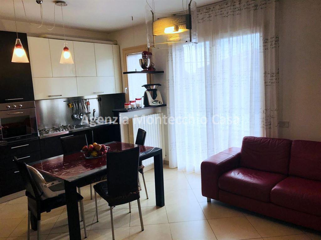 appartamento in vendita a Vallefoglia in zona Montecchio