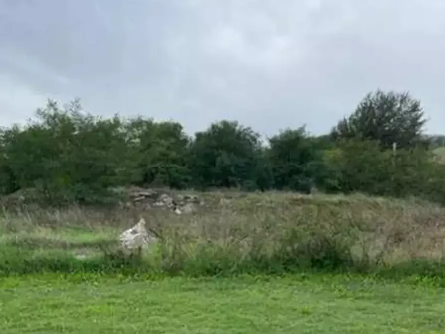 terreno edificabile in vendita a Vallefoglia in zona Cappone