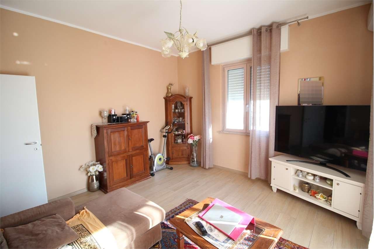 appartamento in vendita a Vallefoglia in zona Montecchio