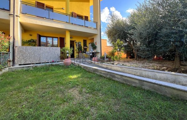 appartamento in vendita a Vallefoglia in zona Montecchio